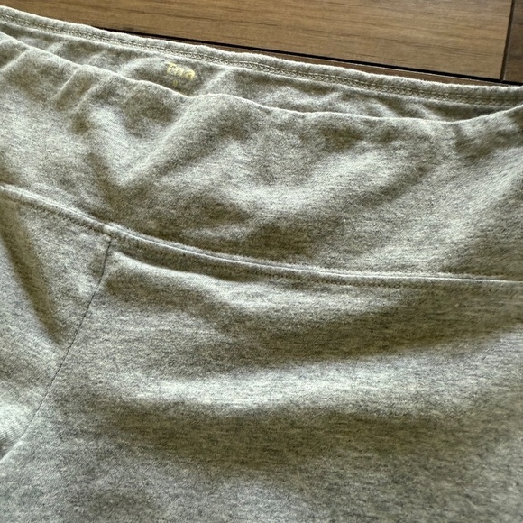 TNA | Size M | Grey Capri Leggings - Picture 5 of 6